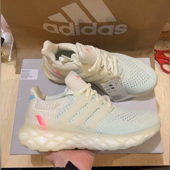 adidas UltraBOOST Web DNA Off White - Picture 7 of 8